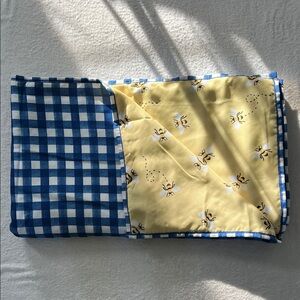 Cynthia Rowley Reversible Polyester Throw with Carrying Bag, 50” x 60”